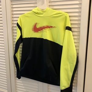 Nike Therma Graphic Performance Unisex Pullover Hoodie